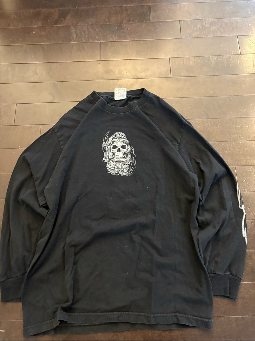 Vintage 90s skull long sleeve